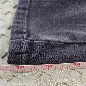 1822 Low Rise Skinny Jean